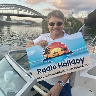 Radio Holiday Party Boot