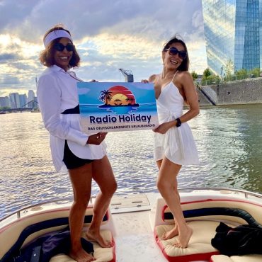 Radio Holiday Party Boote