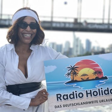 Radio Holiday Party Boote